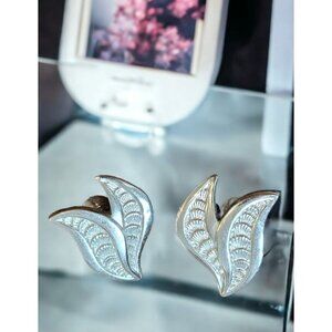 Vintage signed Monet silver-tone textured Double Feather/Leaf Clip on Earrings